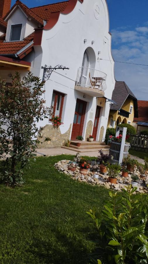 Hotel ReGoRi Ház Balatongyörök Exterior foto